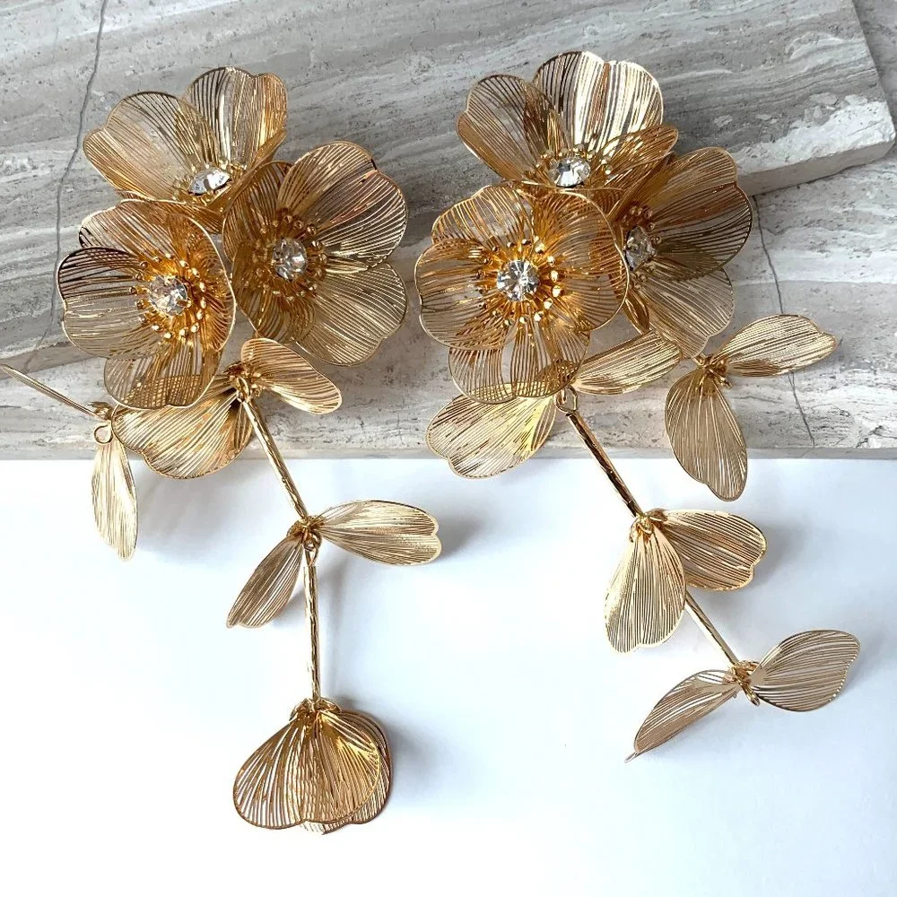 NEW ~ ZARA Gold Metal Cascading Floral (Kate Middleton) Earrings